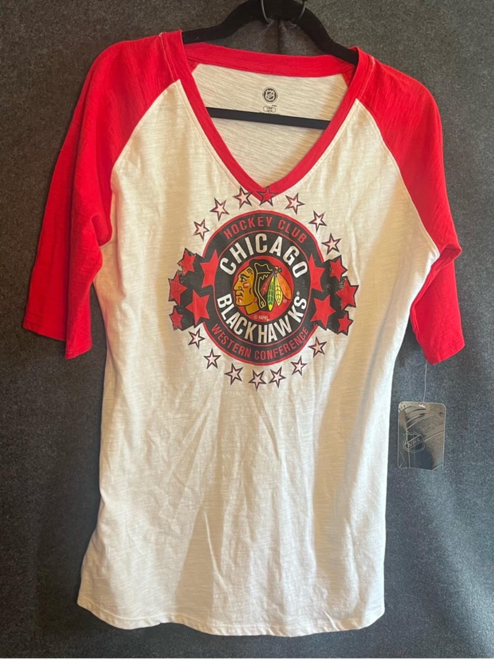 Chicago Blackhawks NHL Women’s T-Shirt, Size Large, White w/Red Sleeves